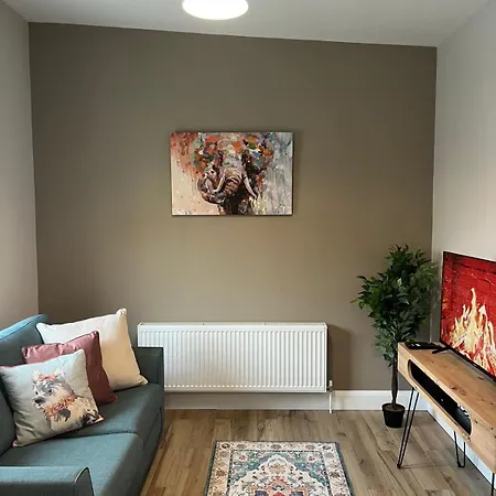 Emville Lodge Apartment *