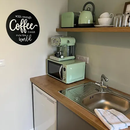 Emville Lodge Apartment
